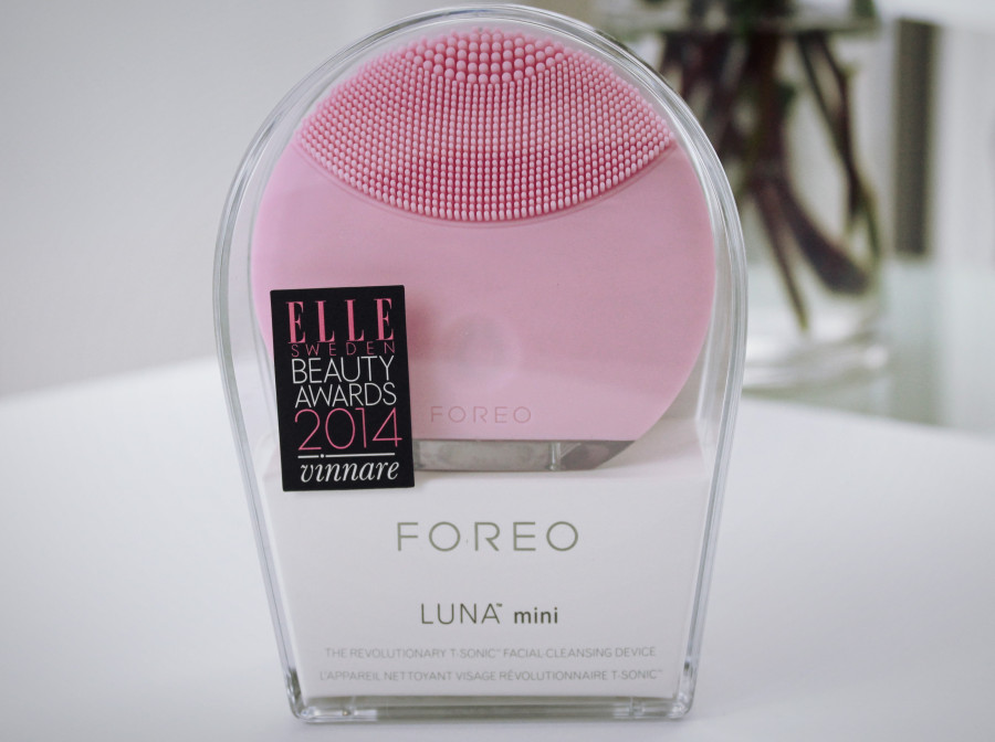 FOREO Luna Mini Review - Petal Pink