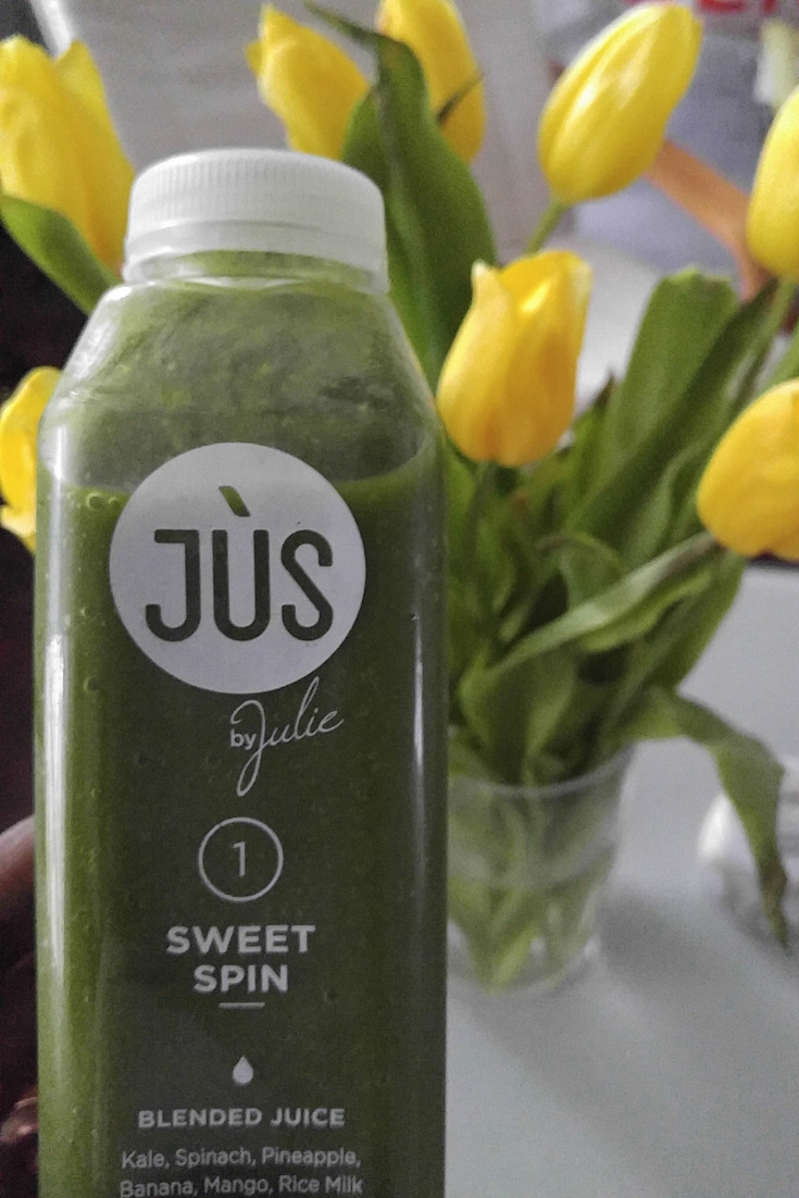 Juice cleanses are a great way to start a new season, jumpstart your weight loss, or reset your eating habits. JUS by Julie makes delicious blended juices and they're delivered straight to your door. #juicecleanse #juicing #diet #wellness #health #selfcare