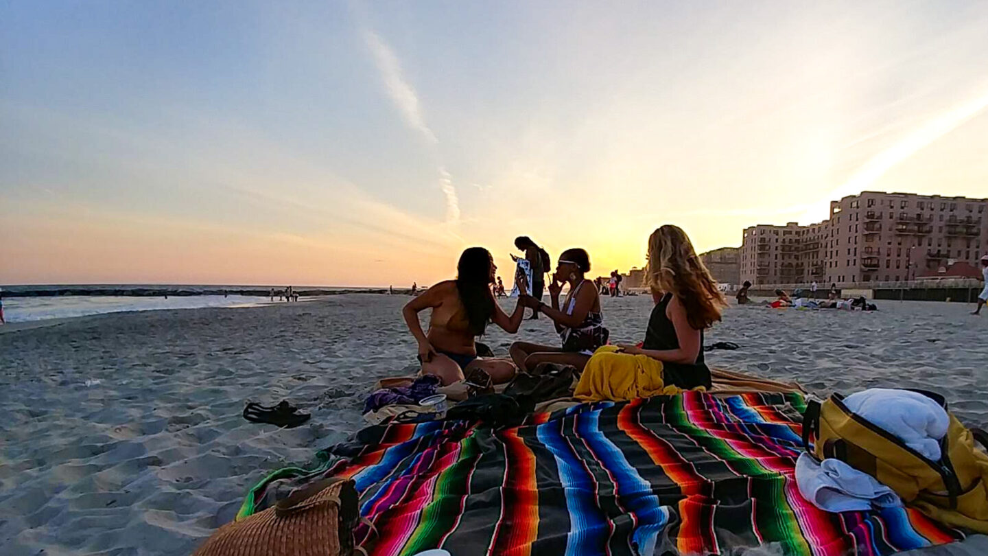 girl's day at the beach