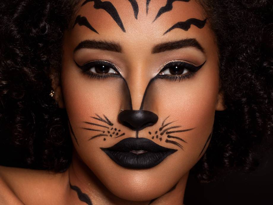 pretty halloween makeup - black cat makeup look